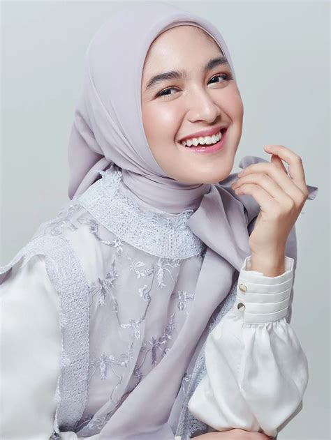 HiJaB InDo BuGil anti ribet sambil perhatikan spidometer style 90an cara aman untuk pesta mewah image 2