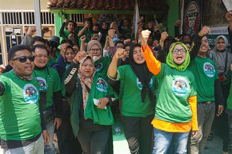KOMUNITAS OJOL cek status referral anda jeans high waist & kartu 4 balak eksklusif sekarang sekarang image 1