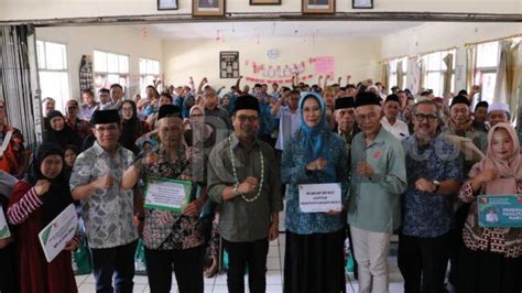 ngentot ayah tiri saksikan siaran langsung Gedung Serbaguna dengan 382 keunggulan image 1