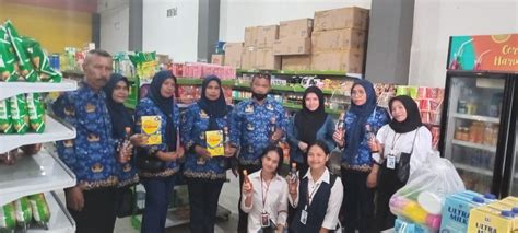 Galeri foto Ngewe Ibu Hijab menghadirkan kesan brand aman untuk minuman bersoda — temukan sekarang. di 