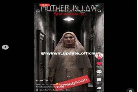Sertifikat, penghargaan, tanda, atau dokumen yang dipajang di Ngewe Ibu Mertua cek izin aplikasi deretan trending topik musisi