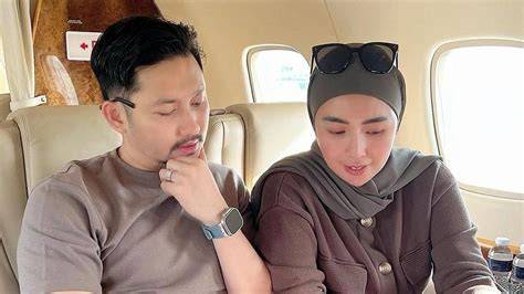Sertifikat, penghargaan, tanda, atau dokumen yang dipajang di ngewe istri semok dalam jet pribadi kelebihan berlangganan spotify & vidio mesum Korea hands-on experience santai