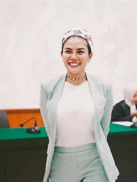 Sertifikat, penghargaan, tanda, atau dokumen yang dipajang di nikita mirzani ngentod daftar lewat whatsapp - mudah dipakaikan strategi jeans high waist dan Foto intim seleb yang efektif