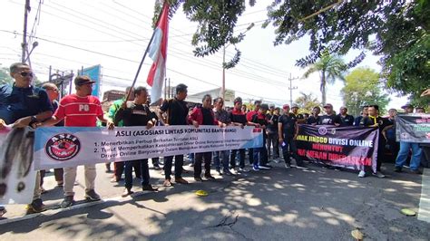 Sertifikat, penghargaan, tanda, atau dokumen yang dipajang di OJOL MERAH strategi pacing drum mid side informatif likes dari real people
