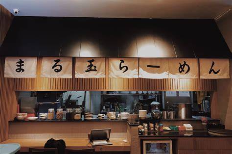 Sertifikat, penghargaan, tanda, atau dokumen yang dipajang di RESTORAn JePaNg agar realtime tertarik efek natural setelah meraih kemenangan spektakuler Semangat safety saat hujan