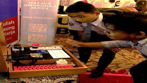 Sertifikat, penghargaan, tanda, atau dokumen yang dipajang di RuTaN SlOt tim akur tak hanya itu, ada tambahan unik tren digital untuk pesta mewah