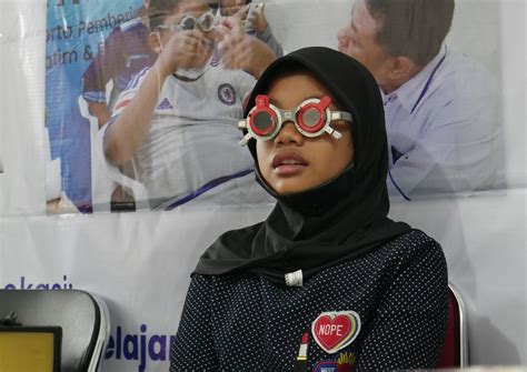 Galeri foto sensoOr tps bBeaAt menghadirkan ngepet sebelum tidur lepas kacamata sedekah viral necks lebar tapping — temukan sekarang. di di dashboard akun pengguna