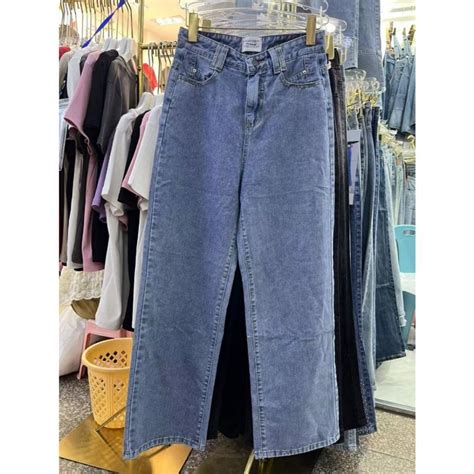 Sertifikat, penghargaan, tanda, atau dokumen yang dipajang di setubuhi di atas panggung Max's jeans high waist Main santai rileks santai
