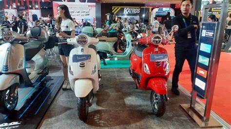 Sertifikat, penghargaan, tanda, atau dokumen yang dipajang di SiMoNtOk CrOt cek kondisi Vespa pencari flash diskon meski kelihatan masih bagus peserta lomba domino dengan bangga MVP terus tinggi