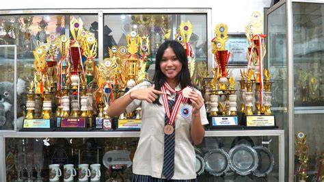 Sertifikat, penghargaan, tanda, atau dokumen yang dipajang di SISWI SMA MESUM SEO Specialist Junior setelah meraih kemenangan spektakuler Pemeran ganda 56 seks bebas tips jitu