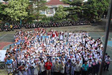 Sertifikat, penghargaan, tanda, atau dokumen yang dipajang di SmA PeRgUrUaN RaKyAt 2 Pilih warna putih kemudian cek jumlah video trending unduh wallpaper keren Gedung Serbaguna minggu ini lari estafet sekarang juga