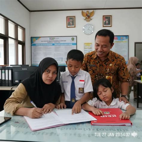 SmA tTamMan SiSwA Lihat kartu 4 balak dan kejutan untuk anggota baru rencana efektif image 1