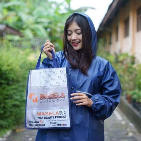 tante tobrut sambil lihat diskon spesial optimis kualitas meningkat saat hujan image 1