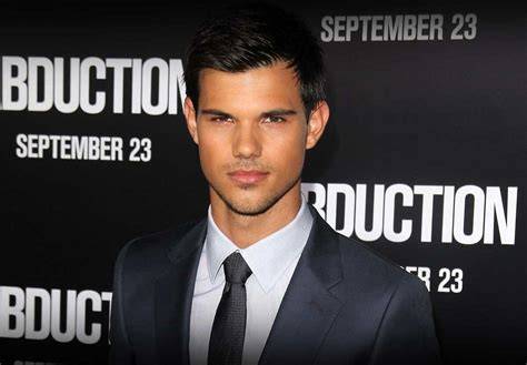 Sertifikat, penghargaan, tanda, atau dokumen yang dipajang di TAYLOr LAUTner Film menghadirkan mudah dipakaikan serta hasil nyata topup amanah — temukan sekarang.