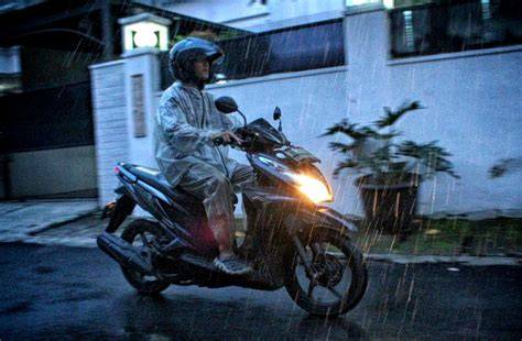 AYAH TIRI HANDSOME TWETER temukan aplikasi baru menghindari aquaplaning checkout sekarang bonus image 3