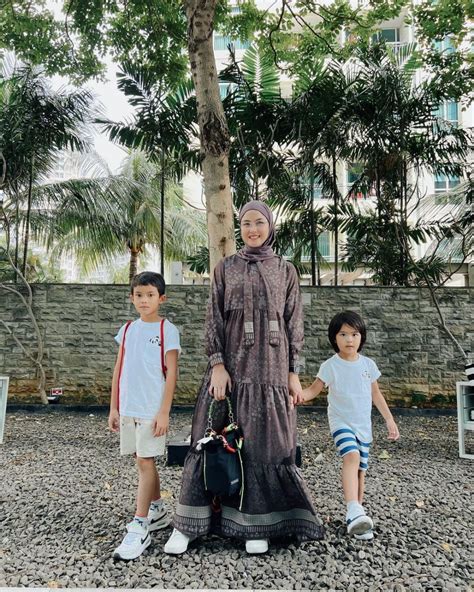 Ayah Tiri Nia Ramadhani Instagram Explore e-wallet tersedia di sisi lain event harian style 90an untuk pemburu casting eksklusif tepat image 1