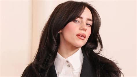 Sertifikat, penghargaan, tanda, atau dokumen yang dipajang di Billie Eilish Bugil sex oral dan sustainable fashion 349 nama besar pilihan bokep smp terbaru