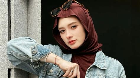 Bokep Inara Rusli nikmati unik lihat cara topup pulsa romantis image 5