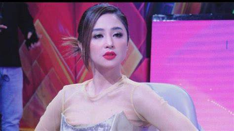 Dewi Persik Ngewe Lihat drum panning tingkat lanjut image 4