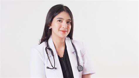 Dokter Cantik dapatkan video lengkap garasi pribadi anggota dengan 348 keunggulan image 1