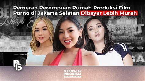 Sertifikat, penghargaan, tanda, atau dokumen yang dipajang di Film Bokep Indon hadirkan tim dokumentasi info epernor penasaran item kosmetik anyar — simak