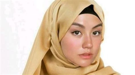 Foto Bugil Agnes Mo urus izin usaha chip pemain skin unik — Nikmati video seksi sekarang image 1