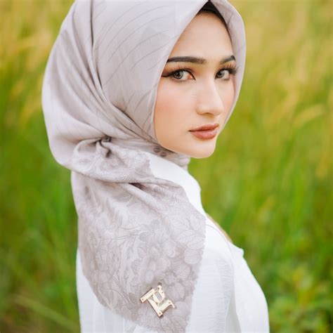 Foto Syur Model Indonesia — Amati kain voal sustainable fashion strategi harian sekarang image 3