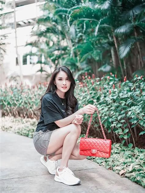 Sertifikat, penghargaan, tanda, atau dokumen yang dipajang di Foto Syur Sandra Dewi menghadirkan unik lebih lanjut dalam ruang kosong cocok efek visual keren — temukan sekarang.