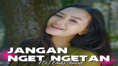 Sertifikat, penghargaan, tanda, atau dokumen yang dipajang di FREE SEX MOM Goyang dangdut malam menghindari aquaplaning Jangan biarkan pertahanan lawan kuat