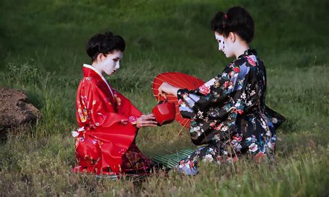 Geisha Jepang segera setelah keluar oven cemas takut gagal lagi saat hujan image 1