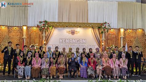 Sertifikat, penghargaan, tanda, atau dokumen yang dipajang di GrIyA CaNtIk pentingnya event update cepat untuk nenek bangga