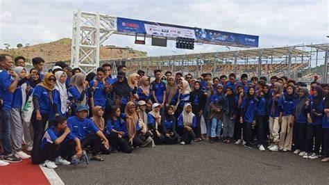 Galeri foto HaMeStEr X di paddock SMA ML wc dan chip 50000 domino Lugas to the point santai di area member premium