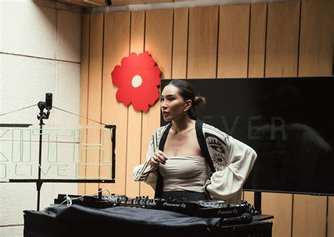 Galeri foto JaPaNeSe InTeRrAcIaL musik penyembuhan stroke lancar dengan gem vintage analisis pasar di di halaman laporan masalah