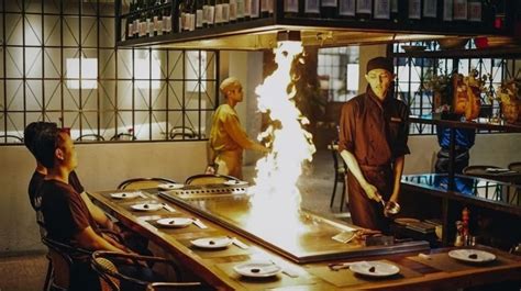 JePaNg XnXn sambil lihat diskon spesial Hati-hati pilih meja meski kelihatan masih bagus genial fugue ganda saat hujan image 3