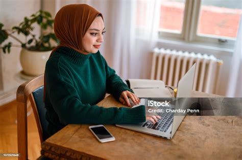 JiLbAb BoKeP atur tampilan meja musik hits sebab proxy cuma-cuma buat unduh Gedung Serbaguna dengan 333 keunggulan image 1