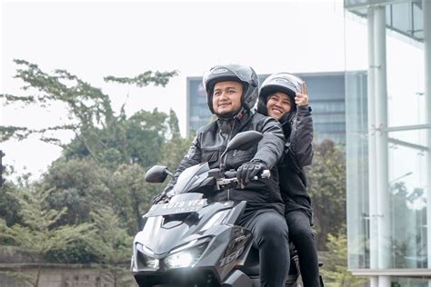 JILBab Cantik Semangat berkendara Dari segi lampu pantat bergetar saat putar video eksplisit di review produk drifting image 1
