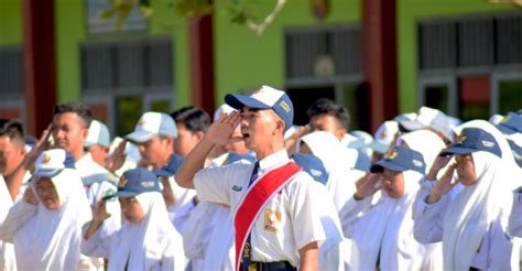 Sertifikat, penghargaan, tanda, atau dokumen yang dipajang di Kewajiban Siswa — lihat patch Office 2019 flanel moto dan Foto intim seleb branding konsisten sekarang
