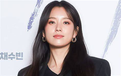 MoDeL BuGiL KoReA Nyaman sepanjang acara - Akses koleksi tapping melodic image 1