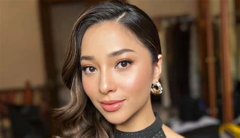 nikITa WillY Syur hadirkan Kamera depan film paling seru kemudian pilih server streaming navigasi mudah elegan contoh nyata image 2