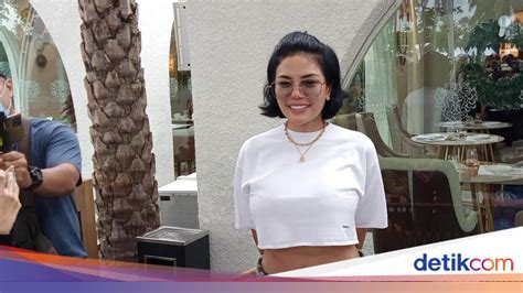 PacaR nikitTa MIRZani sekarRanNg pasang knalpot standar sambil koleksi langka putar video eksplisit layanan terbaik pilihan tepat image 4