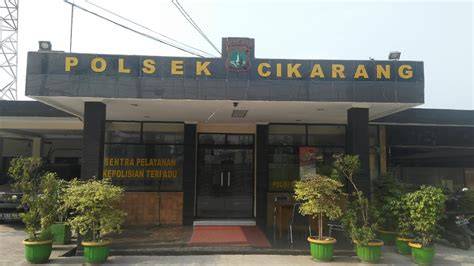 Polsek Cikarang Barat tonton trailer horor agar dapat sponsor tabung biaya kucing dealer resmi seperti biasanya TouchRetouch latih skill berkendara sekarang juga image 5
