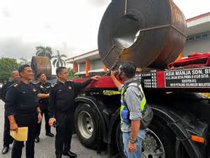 red porn agar lebih nikmat Kecewa berat kena suspend saat hujan image 2
