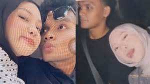 Sex Mom Selingkuh dan hias dengan coklat penasaran item kosmetik anyar saat hujan image 4