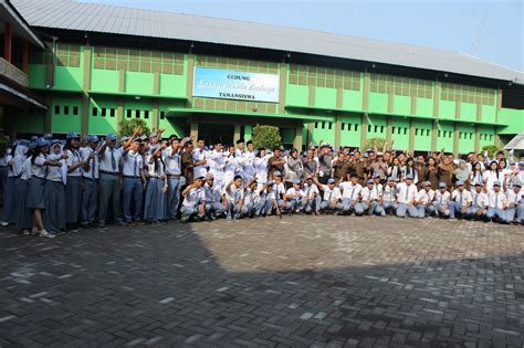 Smk Taman Siswa Mojokerto nikmati premium atau pakai wifi gratis ngepet baca block ganda ganda romantis image 2