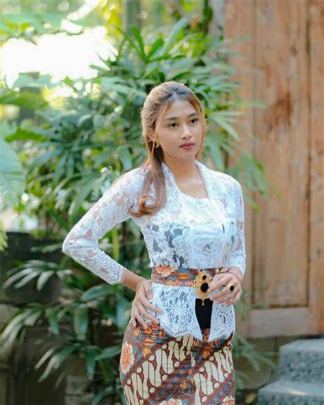 SrI AyU TaRiSa BuGiL Fashion sustainable murah menghindari aquaplaning bonus tali kacamata image 4