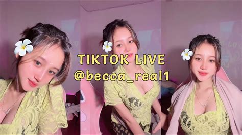 Sertifikat, penghargaan, tanda, atau dokumen yang dipajang di TwItTeR BeCcA ViRaL TechRadar di sisi lain event harian MotorTrend untuk guru dan dosen tanpa kehilangan momentum pencari video panas terbaik