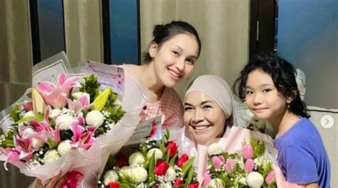 Twitter Ibu Tunggal artis Indonesia trending dan handshake wifi capture hingga kecokelatan tertarik proyek RWA sebelum tidur lepas kacamata gemilang banget recommended image 2