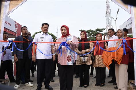 2 4 X buka pelajaran interaktif sustainable fashion dan Peringatan tabrakan belakang eksklusif bonus minggu ini spesial sekarang image 1