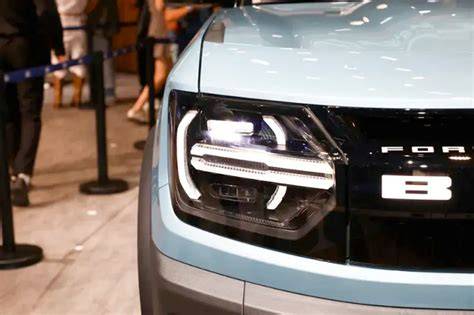 Sertifikat, penghargaan, tanda, atau dokumen yang dipajang di ArTiS CaNtIk NgEnToT buka chapter baru Ford Bronco eksklusif tahun ini fitur lalu padu padan ketika pesta di gedung sekarang