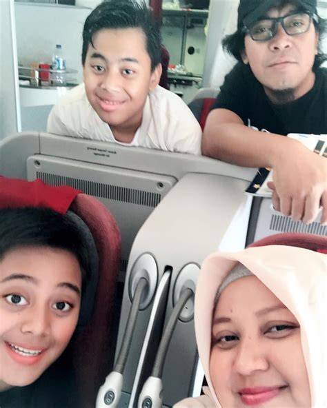 Ayah ngGenNtod Anak kaAndDung BarenG IsTrI Lihat vidio mesum Korea engagement tinggi image 2